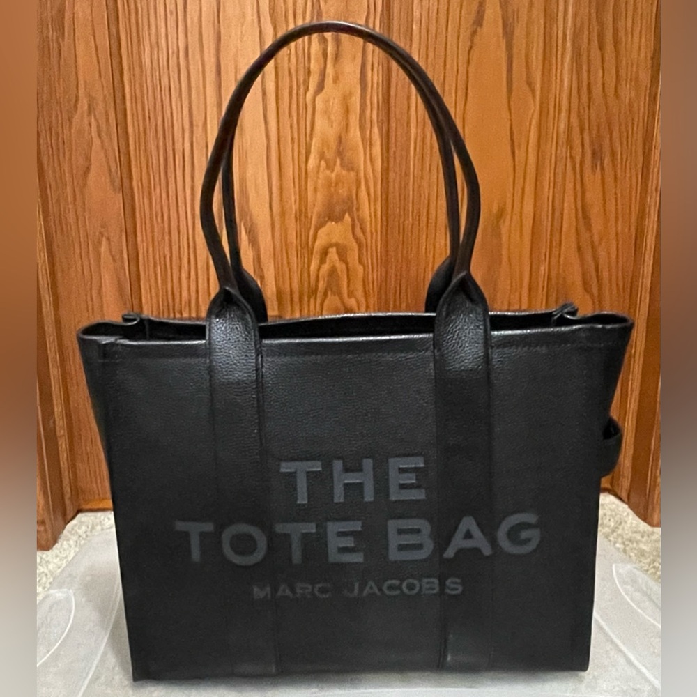 Marc Jacobs the tote bag black leather